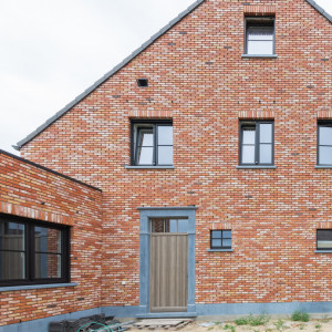 FRANS ROOMSSTRAAT 57 / ZELE / GLADDE FOLIE / GRAFIET ZWART/ SCREENS